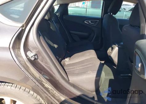 2015 Chrysler 200 Limited z USA, uszkodzony, nr VIN 1C3CCCAB9FN695780